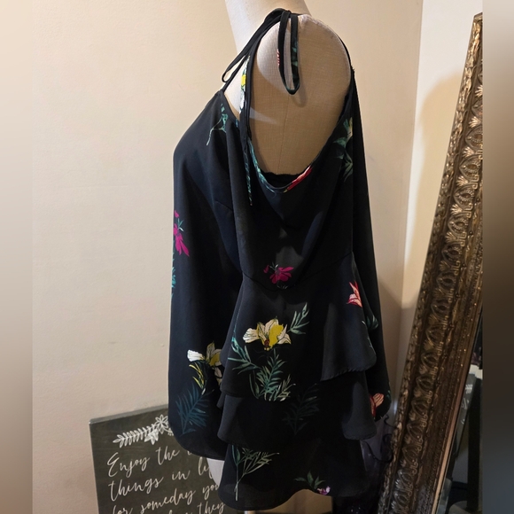 Vince Camuto Black Tropical Garden Off The Shoulder Top. Sz Med. NWOT. - Picture 5 of 8